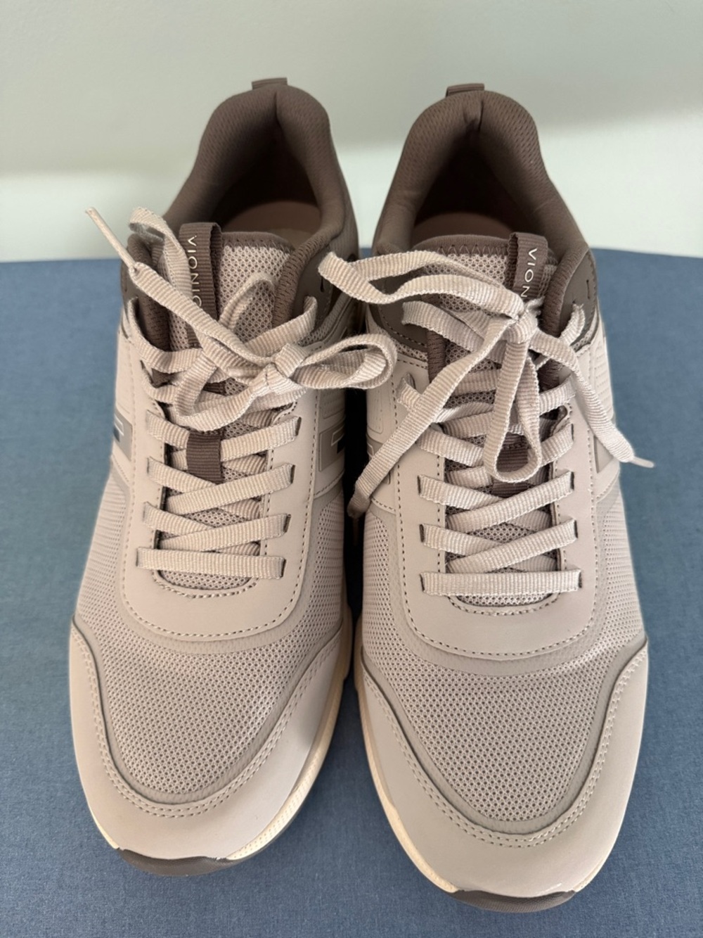Vionic Men’s size 12 Walk Stride Knit Sneakers NEW